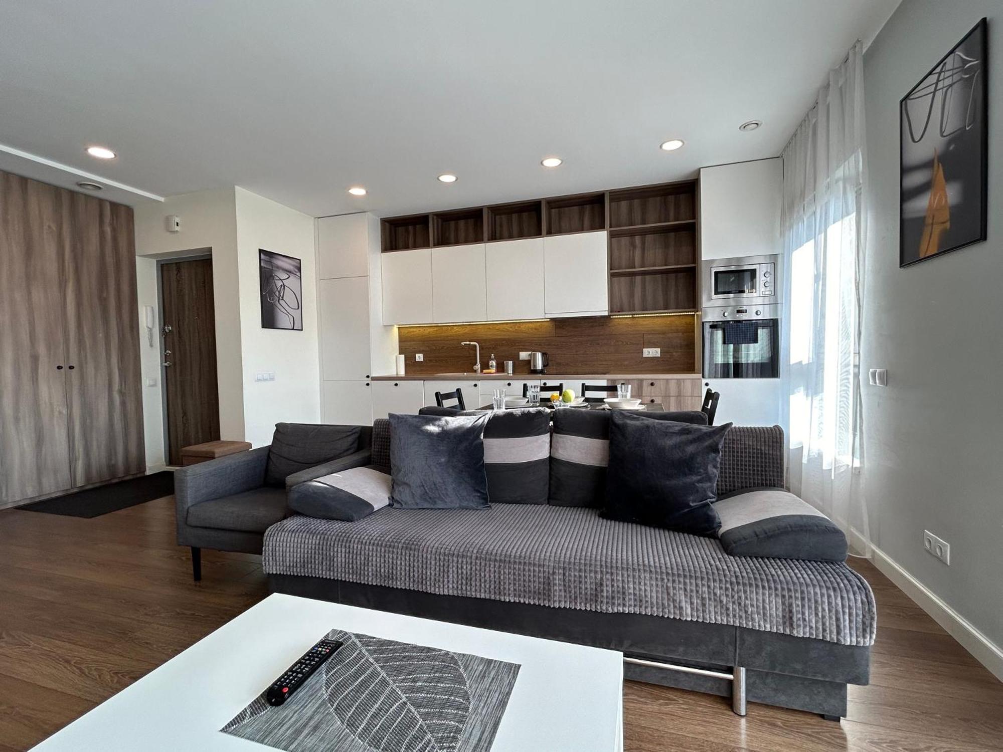 Your Home - Spacious Apartment In City Center, With Balcony & Self Check-In Вильнюс Экстерьер фото