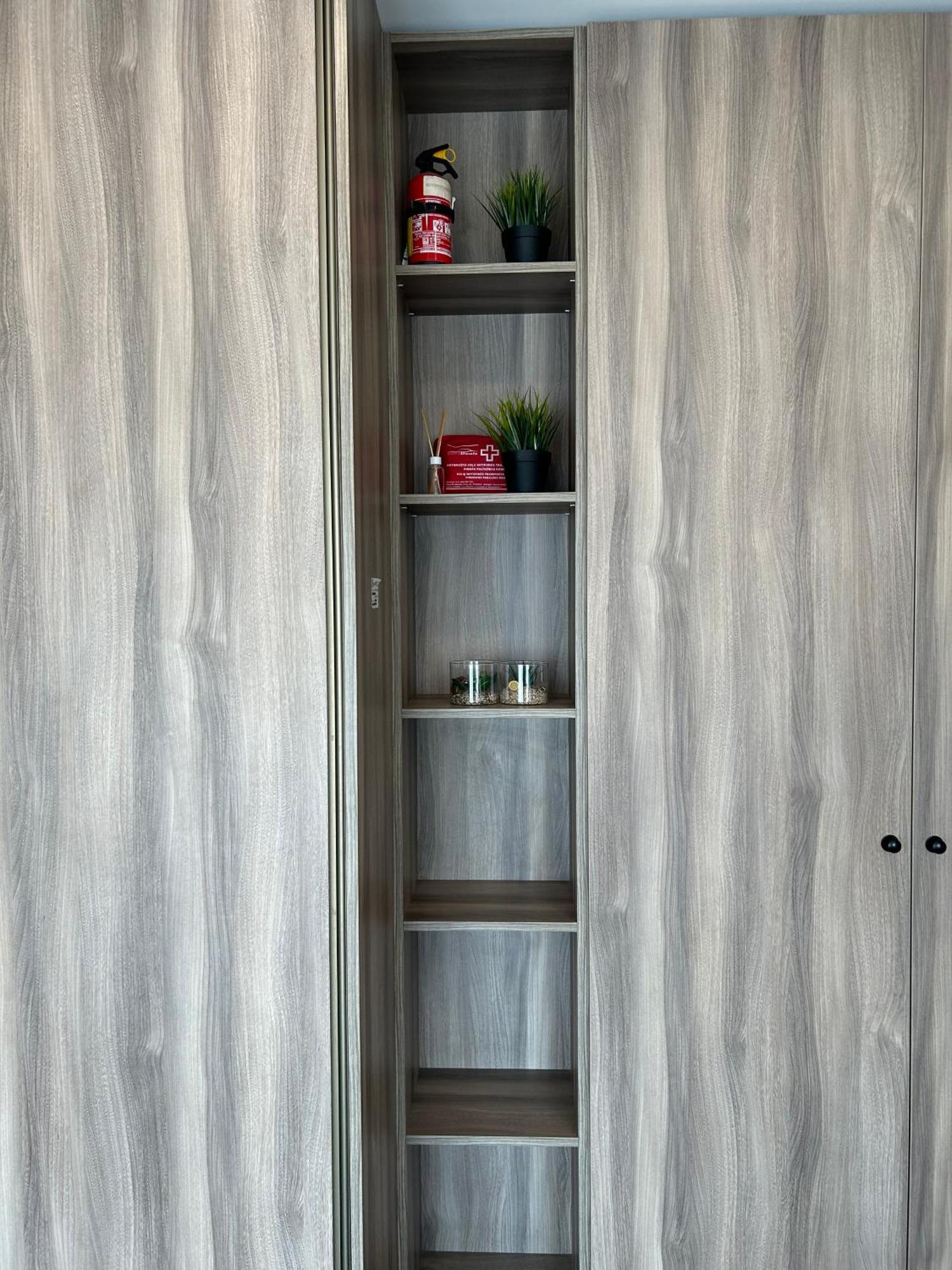 Your Home - Spacious Apartment In City Center, With Balcony & Self Check-In Вильнюс Экстерьер фото