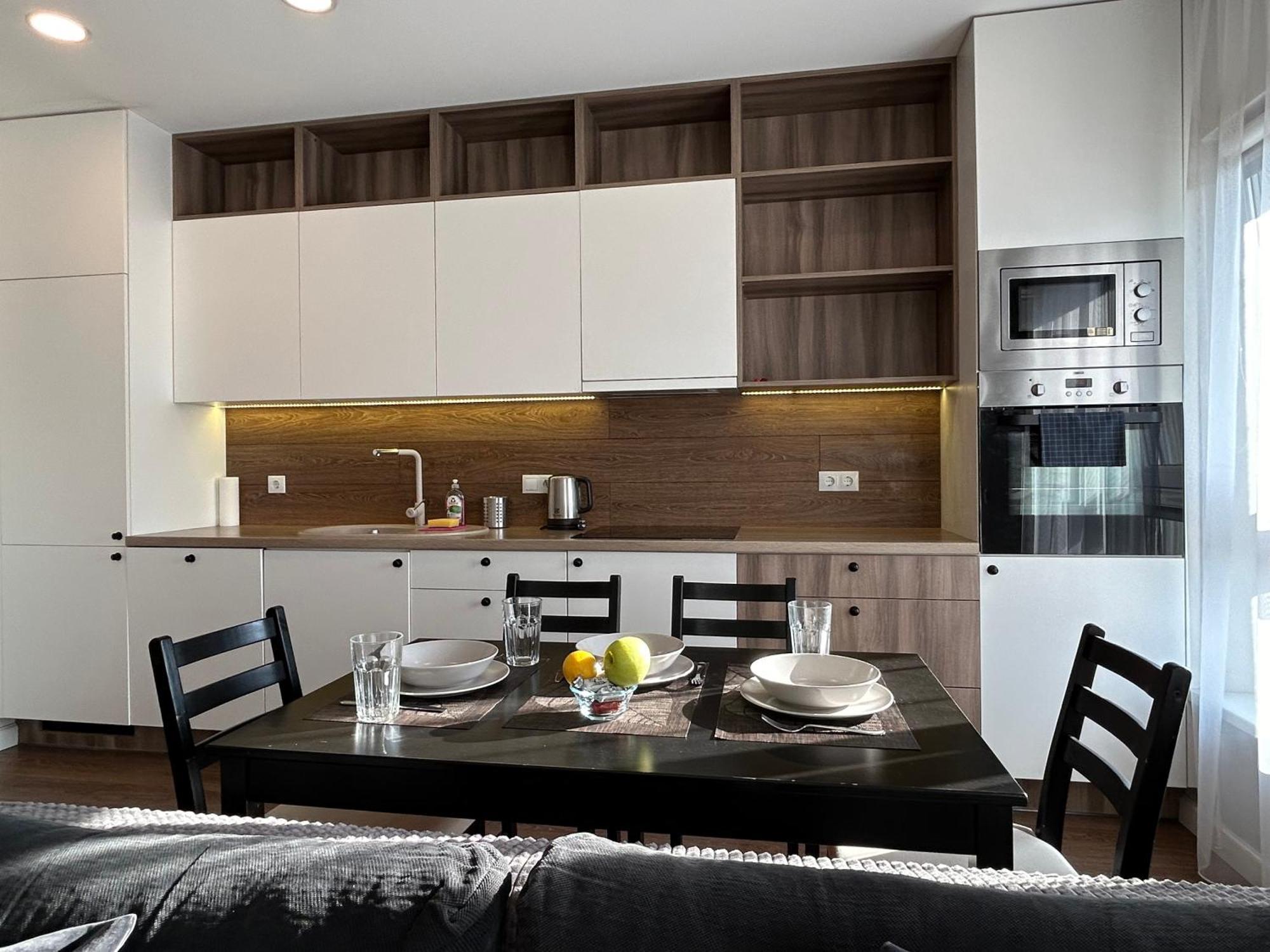 Your Home - Spacious Apartment In City Center, With Balcony & Self Check-In Вильнюс Экстерьер фото