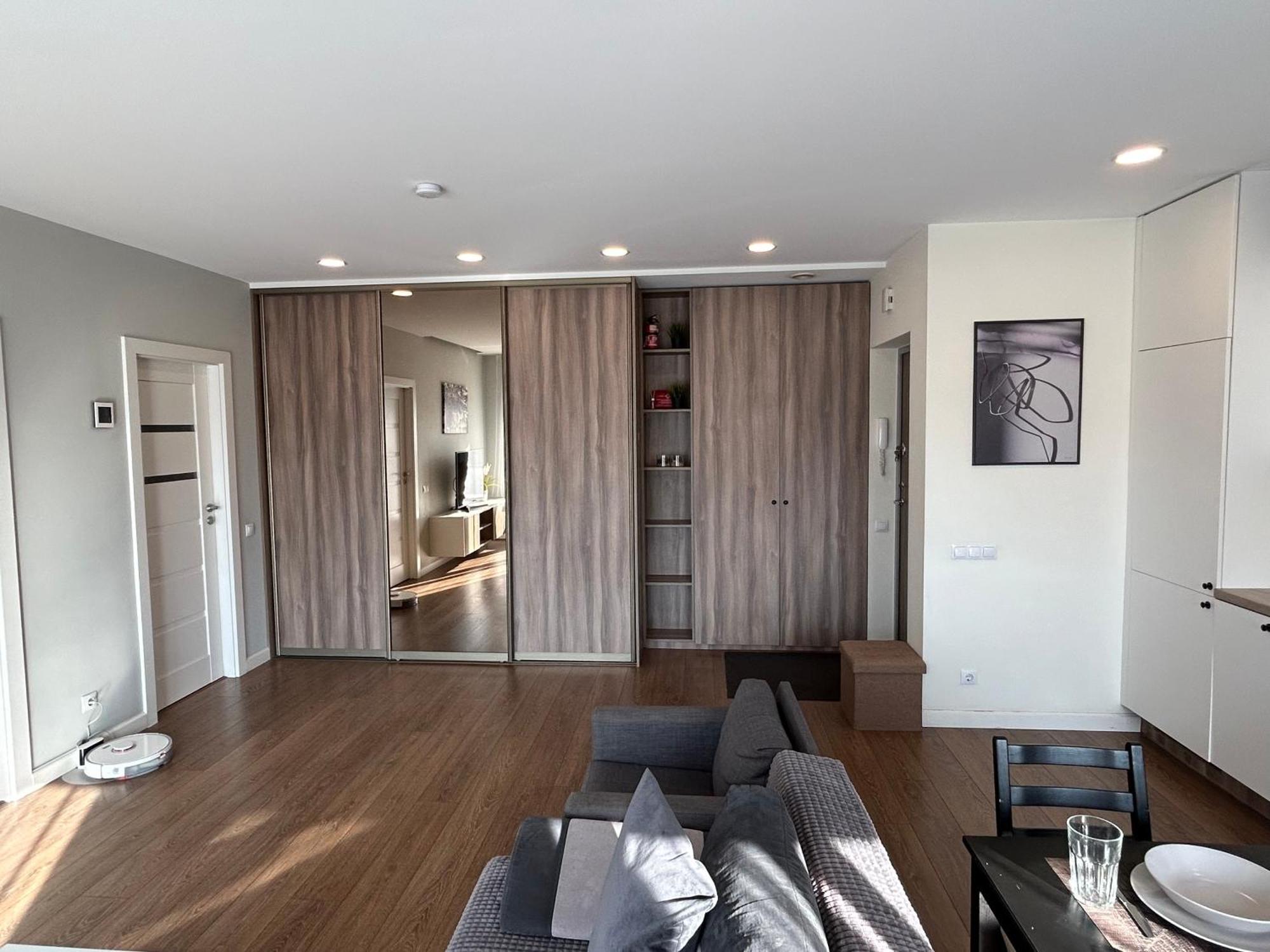Your Home - Spacious Apartment In City Center, With Balcony & Self Check-In Вильнюс Экстерьер фото